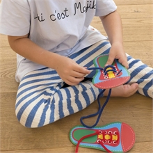 Jeu Attache Chaussures