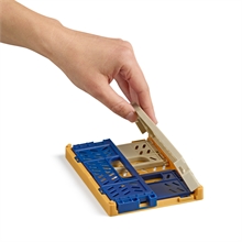 Petites caisses pliables et empilables tricolores