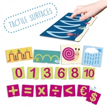 Fiches tactiles sur les numéros et pré-écriture