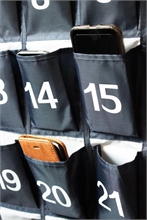 Pochette murale pour smartphones, avec 30 poches